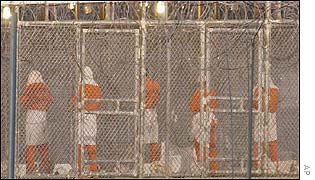 Inmates face Mecca to pray