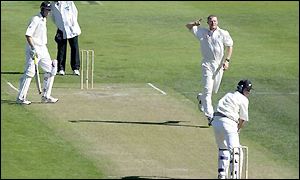 Matthew Hoggard finishes with figures of 7-63 as New Zealand are bowled out for 147