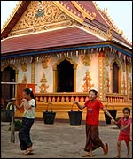 Udon Kati temple - inside are images of death and destruction