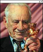 Film-maker Elia Kazan winning the Golden Bear in Berlin 