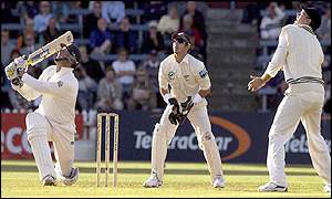 Marcus Trescothick starts with a flourish in his usual style