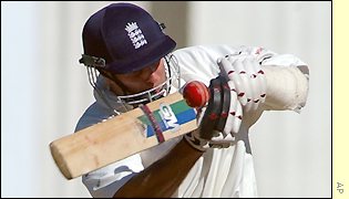 Vaughan goes on the offensive but later falls to left-arm turner Daniel Vettori for 34