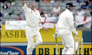 Andrew Caddick moves to 199 wickets