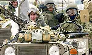 Israeli soldiers take up positions around Bethlehem 