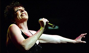 Minnelli sang a version of Vera Lynn's I'll Be Seeing You