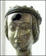 This bust is damaged