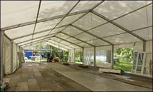 The Green Room under construction in the palace grounds