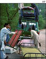 Residents of Hajeera pack to leave