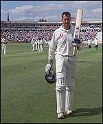 Trescothick returns to the pavilion