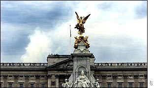 Smoke rises from roof of Palace