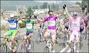Mario Cipollini won the final stage but Savoldelli took the overall title