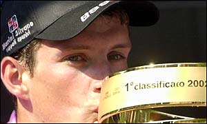 Savoldelli was cheered on by an estastic home crowd