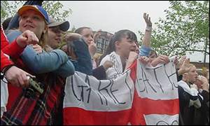 Crowd at Centenary Square watch Blue Peter Jubilee Party