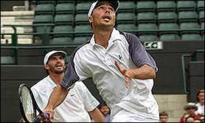 Donald Johnson and Jared Palmer(USA) on their way to victory in 2001