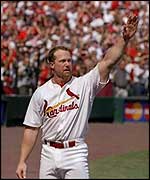 Mark McGwire slams home run 69 in the 1998 season