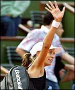 Clarisa Fernandez exits Roland Garros