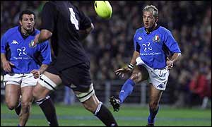 Francesco Mazzariol chips over the All Blacks defence