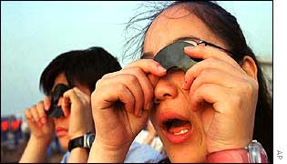 Shanghai eclipse watchers