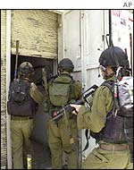 Israeli search party in Ramallah