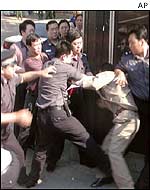 Scuffle at South Korean embassy in Beijing