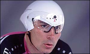 Erik Zabel prepares for a time trial