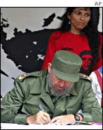 President Castro signs the petition, Saturday 15 June