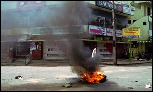 Burning Veerappan's effigy