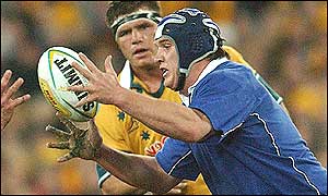 French captain Fabien Pelous on the attack against Australia