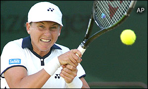 Monica Seles plays a return to Thailand's Tamarine Tanasugarn