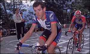 Roberto Heras has the full support of his team in Spain