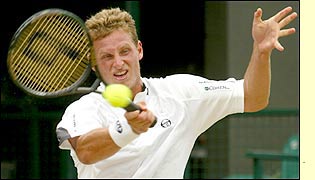 Nalbandian was fastest out of the blocks, taking the first two sets 6-4 6-4