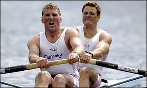 Pinsent and Cracknell were able to overcome their South African rivals Ramon Clemente and Donovan Cech by a narrow margin