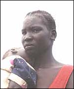 Mother and her child displaced by the fighting 