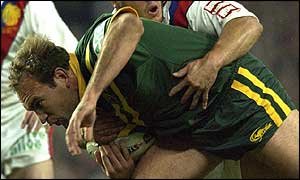 Gorden Tallis barges over for Australia's sixth try