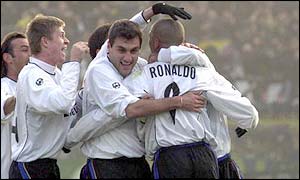 Christian Vieri and Ronaldo are prepared to take a pay cut