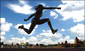 Ashia Hansen leaps in the triple jump