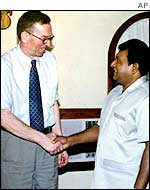 General Furuhovde with rebel chief Prabhakaran