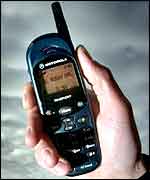 Motorola's handset saw earnings rise despite lower sales