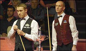 Stephen Hendry (left) and Peter Ebdon (right)