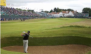 Ernie Els cards a 66 to lead the tournament by one shot at six under par