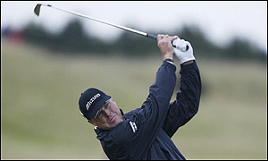 USA's Bob Tway fires a 67 and after thirteen years of trying finally reaches the thrid round of The Open