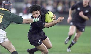 Good work from McCaw and Marshall create the scoring chance for Howlett