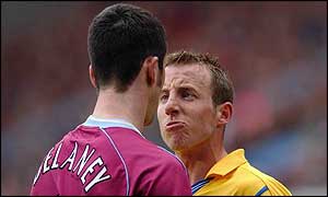 Lee Bowyer in action for Leeds 