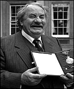 Leo McKern receiving The Order of Australia at Buckingham Palace