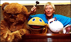 Geoffrey Hayes with Zippy (centre), George and Bungle
