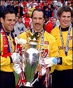 Arsenal keeper Richard Wright with David Seaman and Stuart Taylor