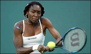 Venus Williams beat compatriot Meghann Shaughnessy