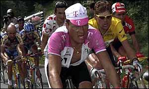 Riis (centre) and Ullrich (in yellow) were teammates