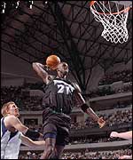 Kevin Garnett goes for a big dunk