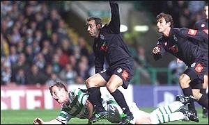 Joos Valgaeren scores against Juventus